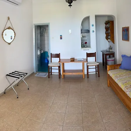 Nikos Del Sol *